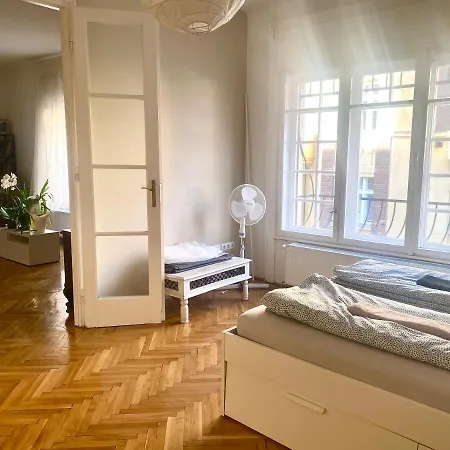 Lägenhet Radnoti Art