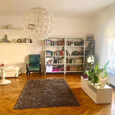 Radnoti Art Studio Apartment *